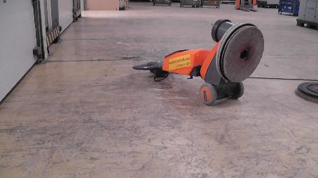 műgyanta burkolat előtte